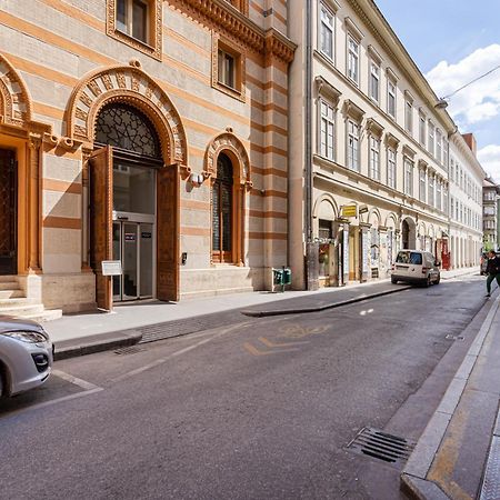 R10- Boutique Apartments, Best Location. By Bqa Boedapest Buitenkant foto